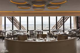 restaurant jules verne